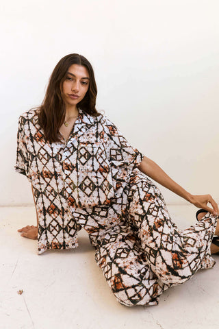 Lenny Set in Earthy Geo