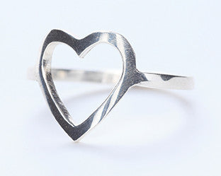 CUT OUT HEART RING
